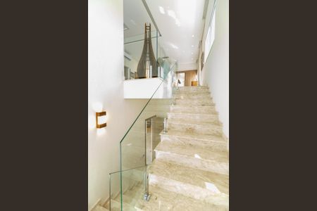 Escada de Entrada de casa de condomínio à venda com 3 quartos, 430m² em Loteamento Caminhos de San Conrado (sousas), Campinas