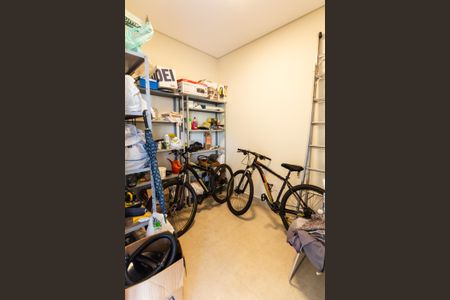 Sala de Depósito de casa de condomínio à venda com 3 quartos, 430m² em Loteamento Caminhos de San Conrado (sousas), Campinas