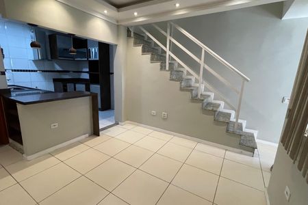 Sala de casa para alugar com 2 quartos, 90m² em Jardim Vinte E Cinco de Agosto, Duque de Caxias