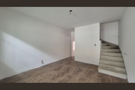 Sala de casa para alugar com 2 quartos, 148m² em Vila Valparaíso, Santo André