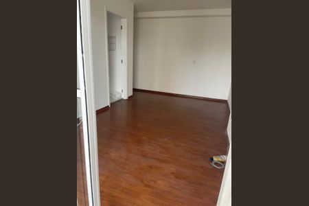 Sala de apartamento para alugar com 3 quartos, 73m² em Jardim Henriqueta, Taboão da Serra