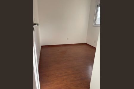 Quarto de apartamento para alugar com 3 quartos, 73m² em Jardim Henriqueta, Taboão da Serra