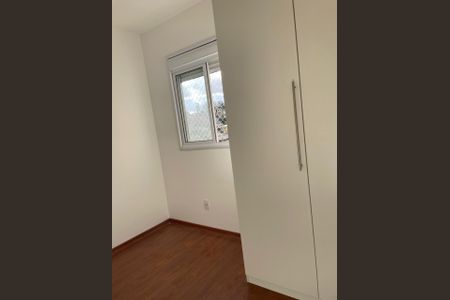 Quarto de apartamento para alugar com 3 quartos, 73m² em Jardim Henriqueta, Taboão da Serra