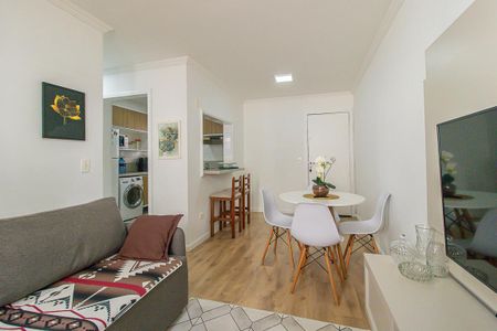 Sala de apartamento para alugar com 2 quartos, 52m² em Capão Raso, Curitiba