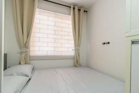 Quarto 2 de apartamento para alugar com 2 quartos, 52m² em Capão Raso, Curitiba
