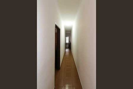 Corredor de casa para alugar com 4 quartos, 200m² em Vila Antonieta, São Paulo