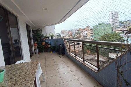 Varanda de apartamento para alugar com 3 quartos, 109m² em Jardim Vinte E Cinco de Agosto, Duque de Caxias