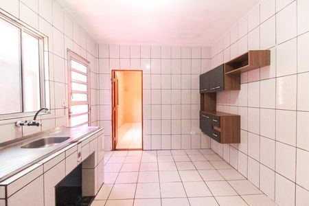 Cozinha de casa para alugar com 1 quarto, 60m² em Vila Carmosina, São Paulo
