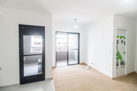 Sala de apartamento à venda com 2 quartos, 60m² em Vila Militar, Barueri