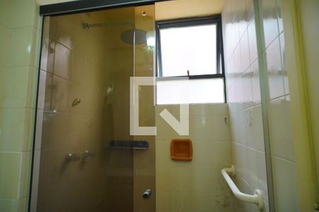 Banheiro de apartamento para alugar com 1 quarto, 50m² em Floresta, Porto Alegre