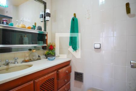 Banheiro de apartamento para alugar com 1 quarto, 50m² em Floresta, Porto Alegre