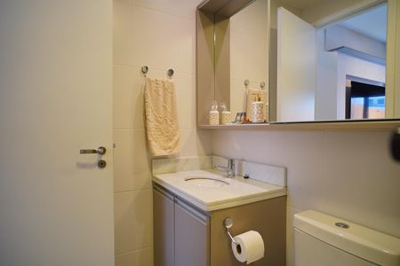 Banheiro de apartamento para alugar com 1 quarto, 88m² em Jardim do Salso, Porto Alegre