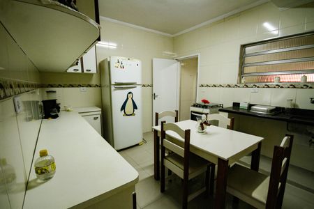 Cozinha de casa para alugar com 2 quartos, 70m² em Cidade Ocian, Praia Grande