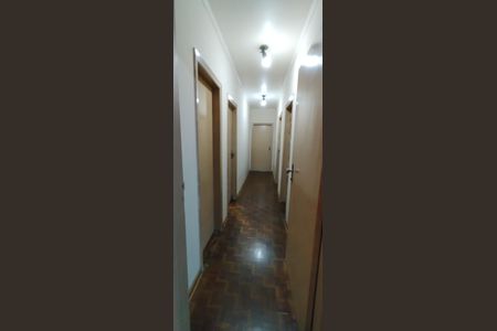 Corredor de casa para alugar com 3 quartos, 300m² em Jardim das Flores, São Paulo