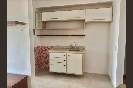 Cozinha de apartamento para alugar com 1 quarto, 70m² em Vila Romana, São Paulo