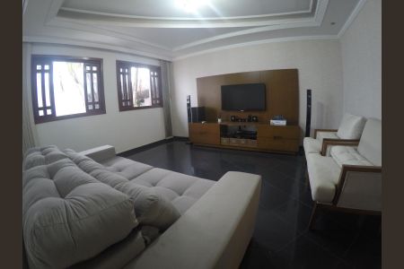 Casa para alugar com 3 quartos, 470m² em Vila Rezende, Goiânia