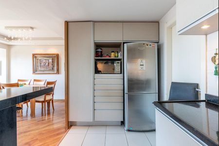 Cozinha de apartamento à venda com 2 quartos, 94m² em Jardim Europa, Porto Alegre