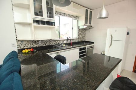 Sala de apartamento para alugar com 2 quartos, 76m² em Jardim Santo Alberto, Santo André