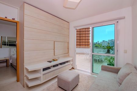 Sala de apartamento para alugar com 1 quarto, 76m² em Três Figueiras, Porto Alegre