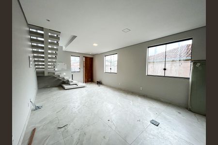 Casa à venda com 3 quartos, 180m² em Canaa, Belo Horizonte