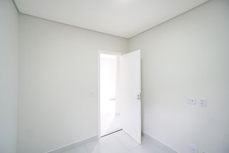 Quarto 01 de apartamento para alugar com 2 quartos, 43m² em Chácara Seis de Outubro, São Paulo