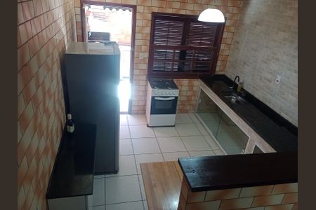 Cozinha de casa para alugar com 2 quartos, 75m² em Guaratiba, Maricá