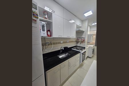 Cozinha de apartamento à venda com 2 quartos, 55m² em Jardim dos Oliveiras, Campinas