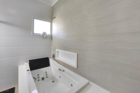 Banheiro Suíte de casa à venda com 3 quartos, 325m² em Jardim Nova Europa, Campinas