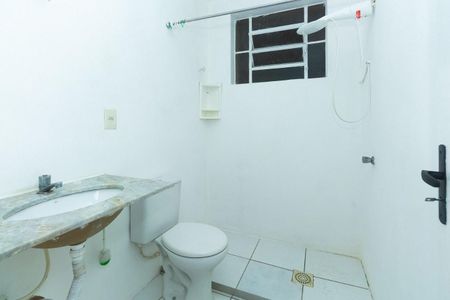 Banheiro de apartamento para alugar com 2 quartos, 51m² em Mont’Serrat, Porto Alegre