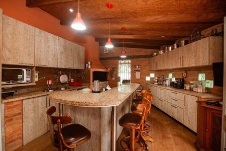 Cozinha de casa para alugar com 4 quartos, 580m² em Menino Deus, Porto Alegre