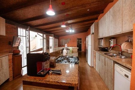 Cozinha de casa para alugar com 4 quartos, 580m² em Menino Deus, Porto Alegre