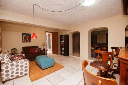 Sala de casa para alugar com 4 quartos, 580m² em Menino Deus, Porto Alegre