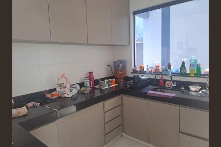 Casa à venda com 3 quartos, 360m² em Lundcéia, Lagoa Santa