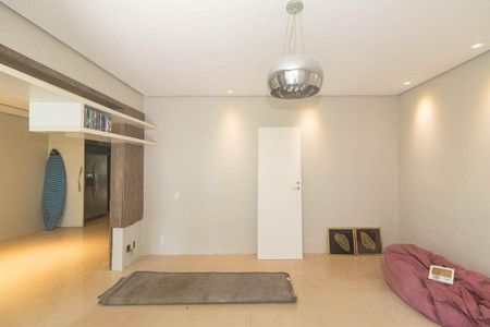 Sala de casa à venda com 3 quartos, 408m² em Navegantes, Porto Alegre