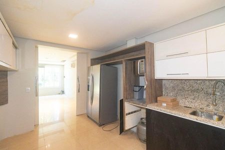 Cozinha de casa à venda com 3 quartos, 408m² em Navegantes, Porto Alegre