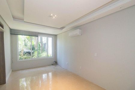 Sala de casa à venda com 3 quartos, 408m² em Navegantes, Porto Alegre