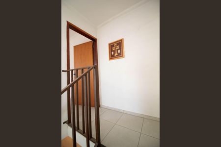 Hall da escada de casa à venda com 3 quartos, 184m² em Jardim Santa Clara, Guarulhos