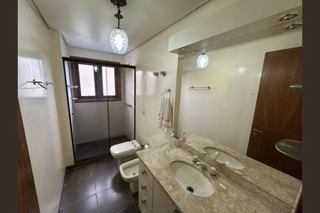 Banheiro 2 de apartamento para alugar com 3 quartos, 134m² em Mont’Serrat, Porto Alegre