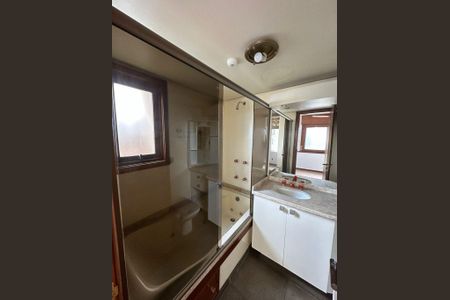 Banheiro 1 de apartamento para alugar com 3 quartos, 134m² em Mont’Serrat, Porto Alegre