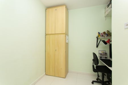 Quarto de apartamento à venda com 2 quartos, 46m² em Jardim Itapemirim, São Paulo