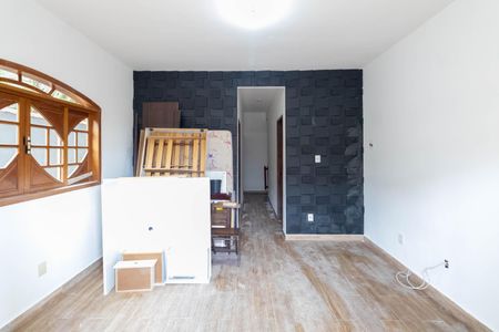 Sala de casa para alugar com 4 quartos, 240m² em Paciência, Rio de Janeiro