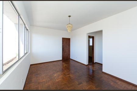 Sala de apartamento para alugar com 2 quartos, 75m² em Serra, Belo Horizonte