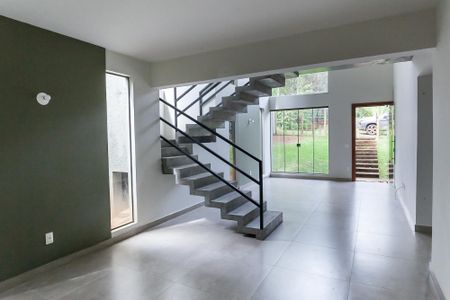 sala de casa de condomínio à venda com 3 quartos, 165m² em Casa Branca, Brumadinho