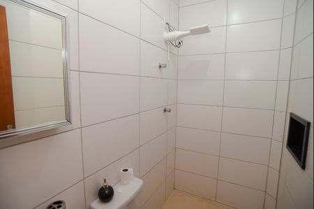 Banheiro de kitnet/studio para alugar com 1 quarto, 29m² em Jardim Algarve, Viamão
