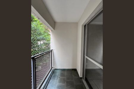 Sacada de apartamento para alugar com 3 quartos, 64m² em Jardim Santa Emilia, São Paulo