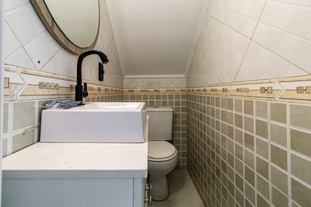 Lavabo de casa de condomínio para alugar com 2 quartos, 70m² em Jardim Amaralina, São Paulo