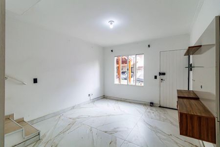 Sala de casa de condomínio para alugar com 2 quartos, 70m² em Jardim Amaralina, São Paulo