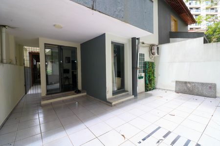 Casa para alugar com 3 quartos, 160m² em Jardim das Acacias, São Paulo