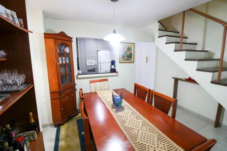 Casa para alugar com 3 quartos, 160m² em Jardim das Acacias, São Paulo
