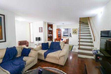 Casa para alugar com 3 quartos, 160m² em Jardim das Acacias, São Paulo